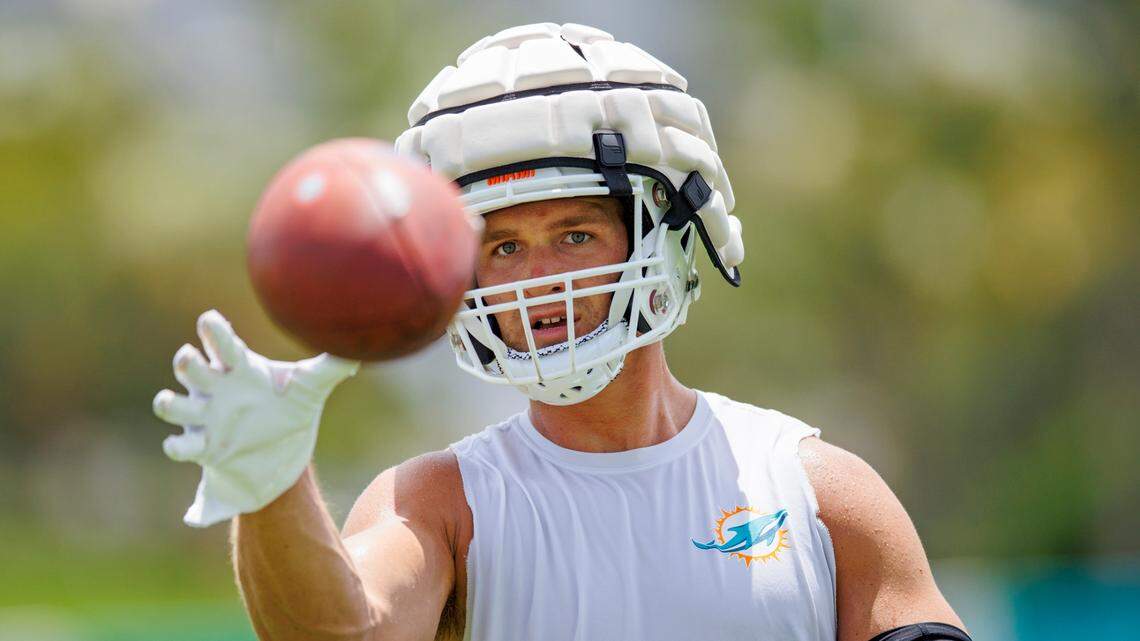 Miami Dolphins tight end Mike Gesicki (88) do drills during NFL football training camp at Baptist Health Training Complex in Hard Rock Stadium on Thursday, July 28, 2022 in Miami Gardens, Florida.