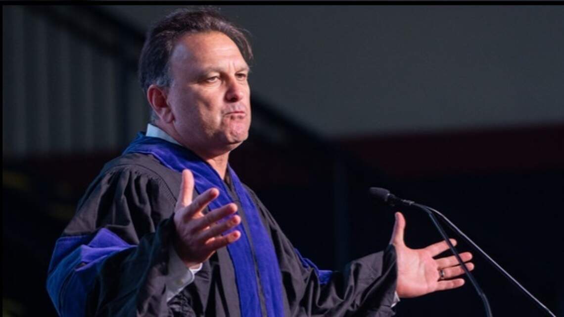 Drew Rosenhaus delivers commencement address to law school graduates at St. Thomas University