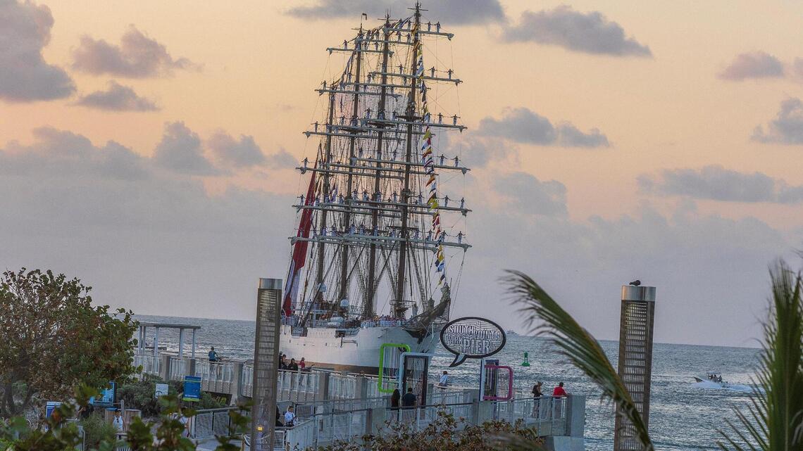 Take a look inside a huge Peru navy ship in Miami. There are blueberries, pisco, tamales