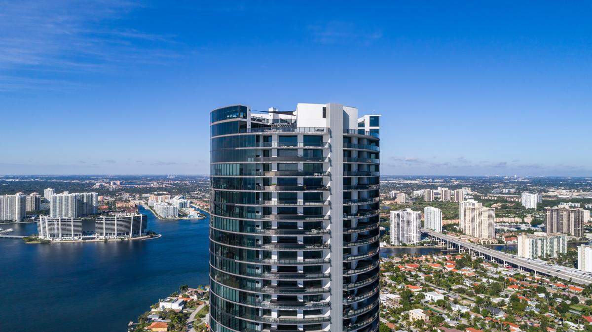 Porsche Design Tower Miami.