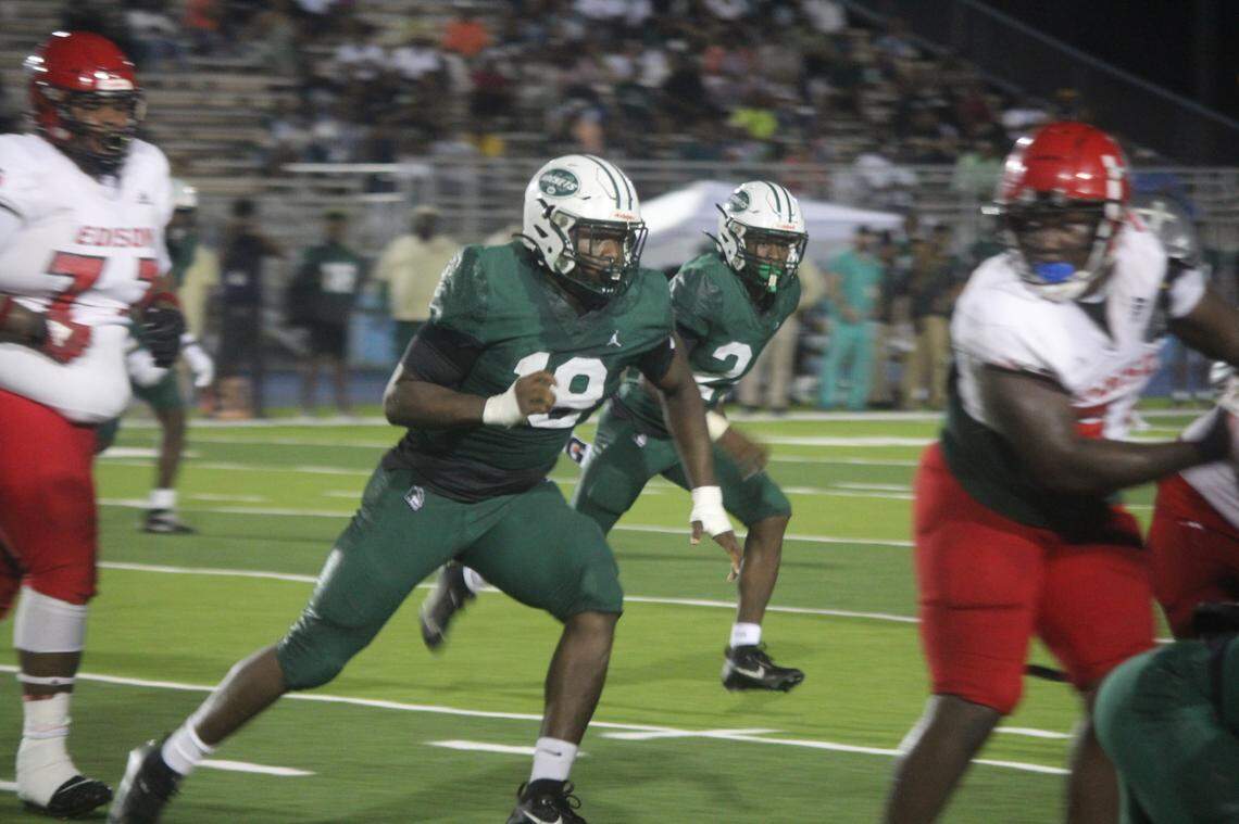 Miami Central defensive end Armondo Blount chases down a ball carrier during Friday’s win over Miami Edison in a Region 4-2M quarterfinal playoff at Traz Powell Stadium.