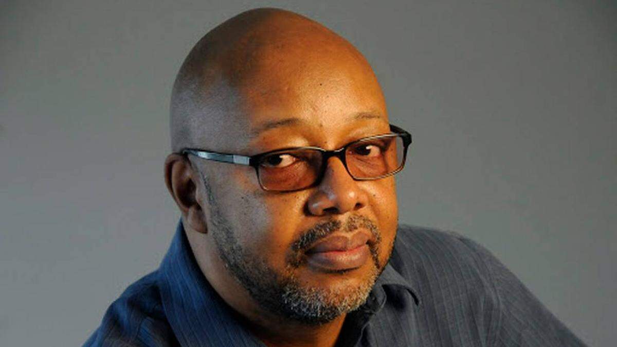 Pulitzer Prize-winning columnist Leonard Pitts is retiring after more than 30 years.