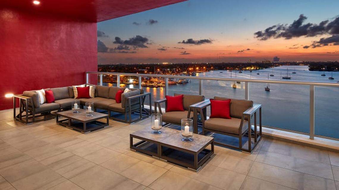 As the sun goes down, the atmosphere gets a little more lounge-forward at the Sunset Club.