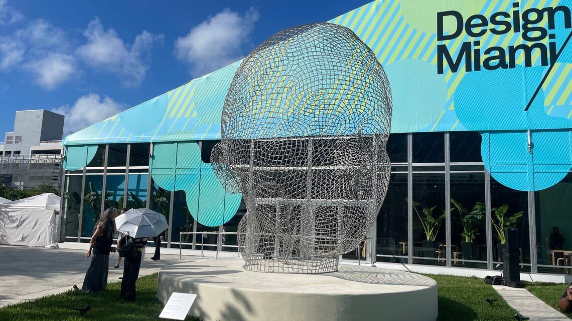 This billionaire art collector gifted Miami Beach a new sculpture during Basel