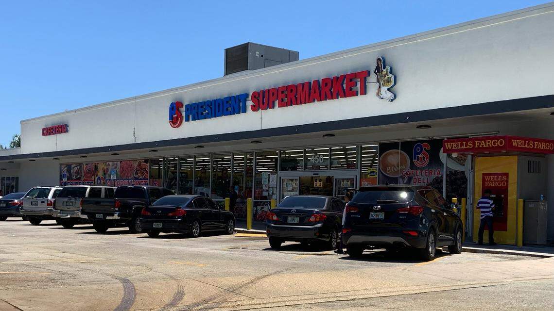 Flies, bad food and a ‘black substance’ at a Miami-Dade Presidente Supermarket
