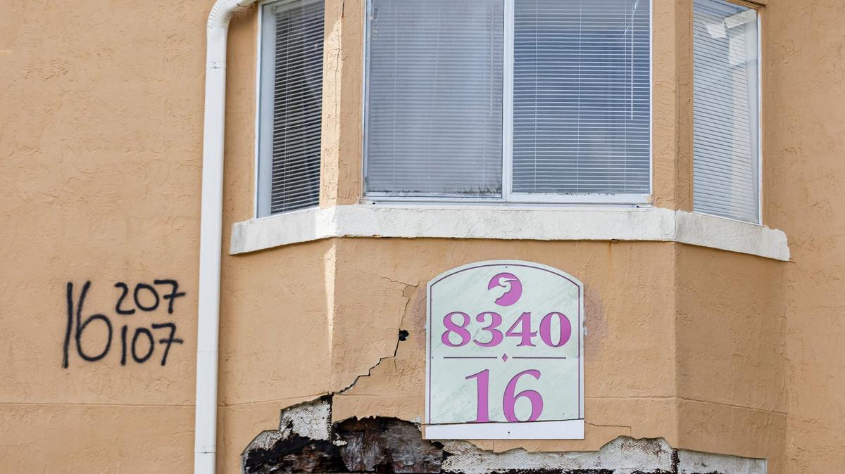 Structural damage can be seen on a condominium building in the Heron Pond neighborhood on Wednesday, Aug. 7, 2024, in Pembroke Pines. Older buildings often offer some of South Florida’s last vestiges of affordable housing.