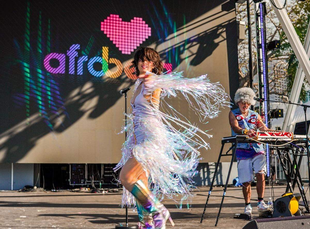 Local favorite Afrobeta, the duo of Cuci Amador on vocals and Smurphio (aka Toni Laurencio), on synth player, producer, and arranger, will be part of Miamibloco’s “Saideira Social” at the Miami Beach Bandshell.