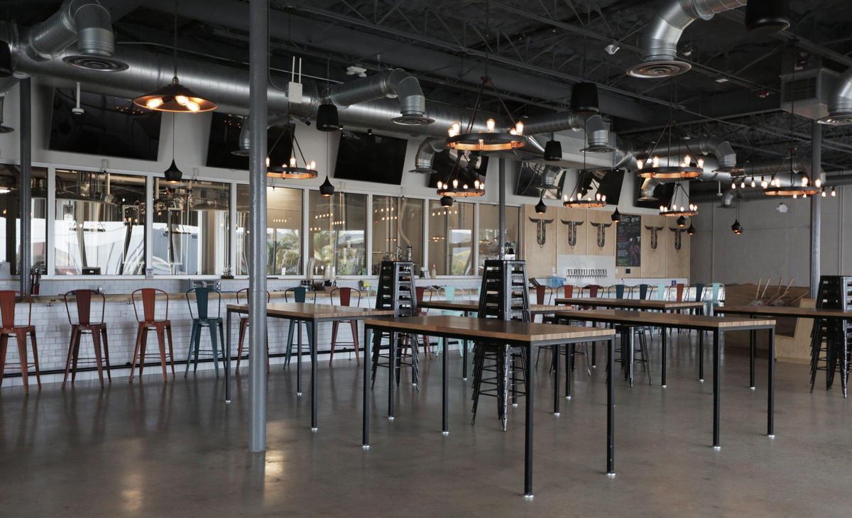 Unbranded es una nueva cervecera artesanal en Hialeah, otra señal de que la ciudad se está convirtiendo en un lugar atractivo para gente de otras zonas como punto de entretenimiento.