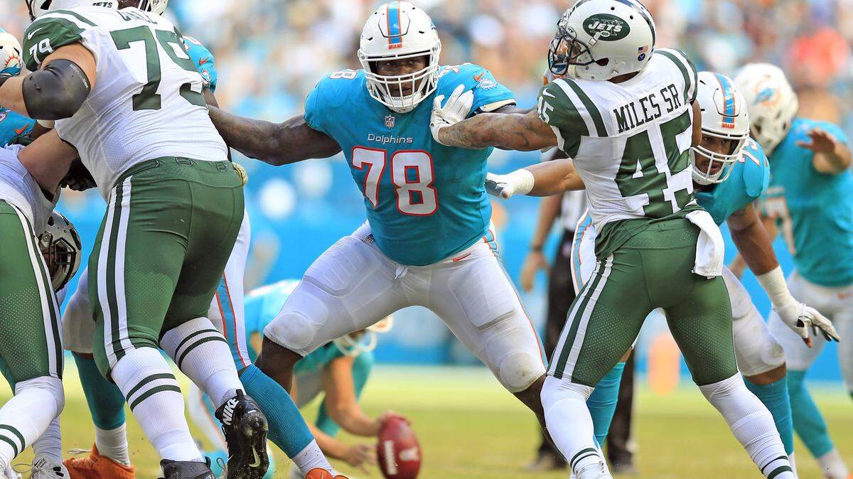 Miami Dolphins offensive tackle Laremy Tunsil (78) blocks in the first half against he Jets before leaving with a knee injury.  Tunsil hasn’t allowed a sack this season, according to the NFL.