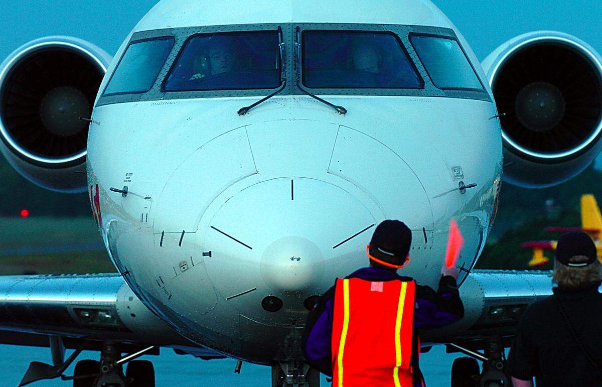 Tropical Storm Nicole could lead to flight delays and cancellations in Florida.