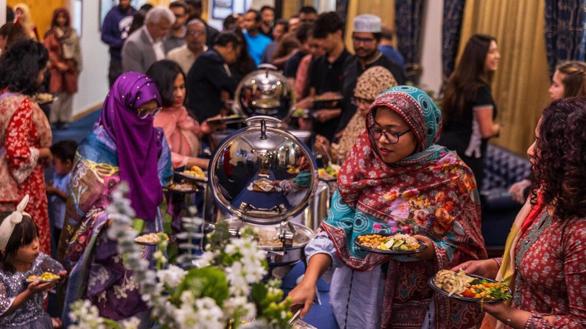 At FIU Ramadan dinner, Muslims and other faiths gather to share food, fellowship