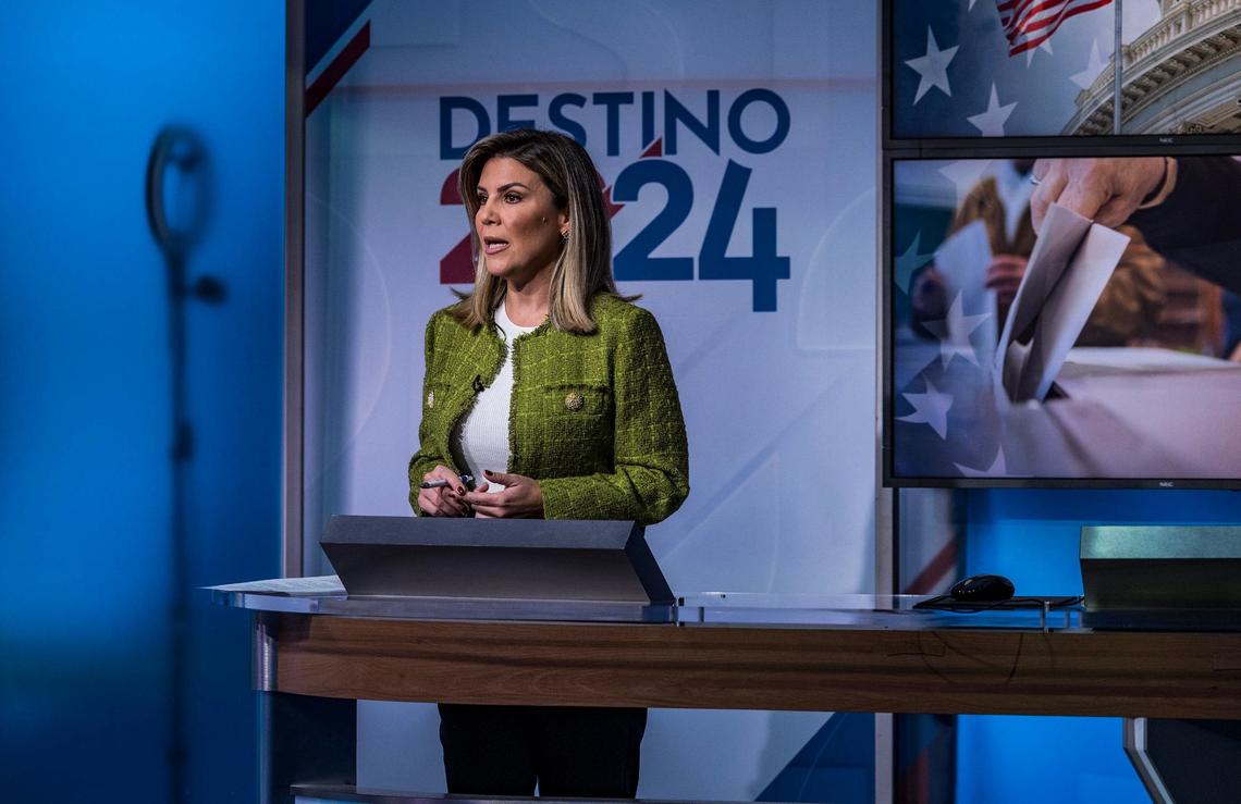 News anchor Jenny Padura moderates the political debate “Los Hispanos Deciden” between two Democrats and two Republicans, in a special edition of Al Punto Florida show, a public service forum organized by by Univision 23, CBS4, El Nuevo Herald and WLRN, in Doral, on Wednesday October 03, 2024.