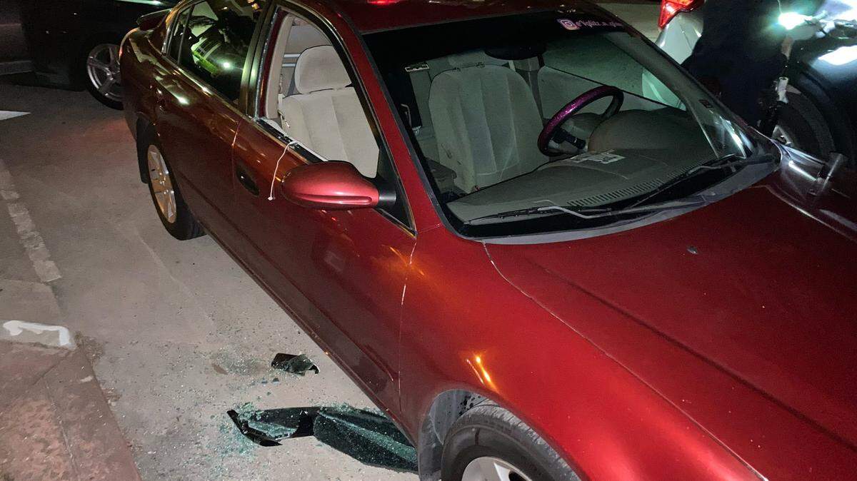 Miami Beach police have arrested four people they say burglarized three cars near Collins Avenue. Officers also found guns and drugs in the suspect’s car.