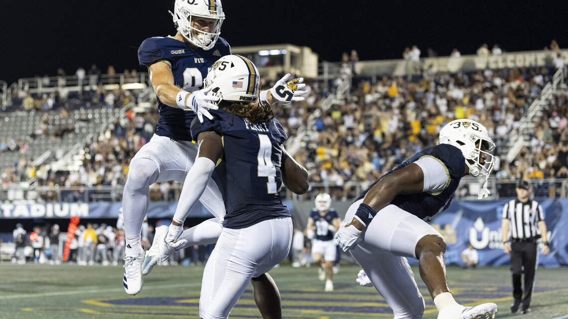 FIU (2-1) looks to improve passing game under first-year coach Simmons