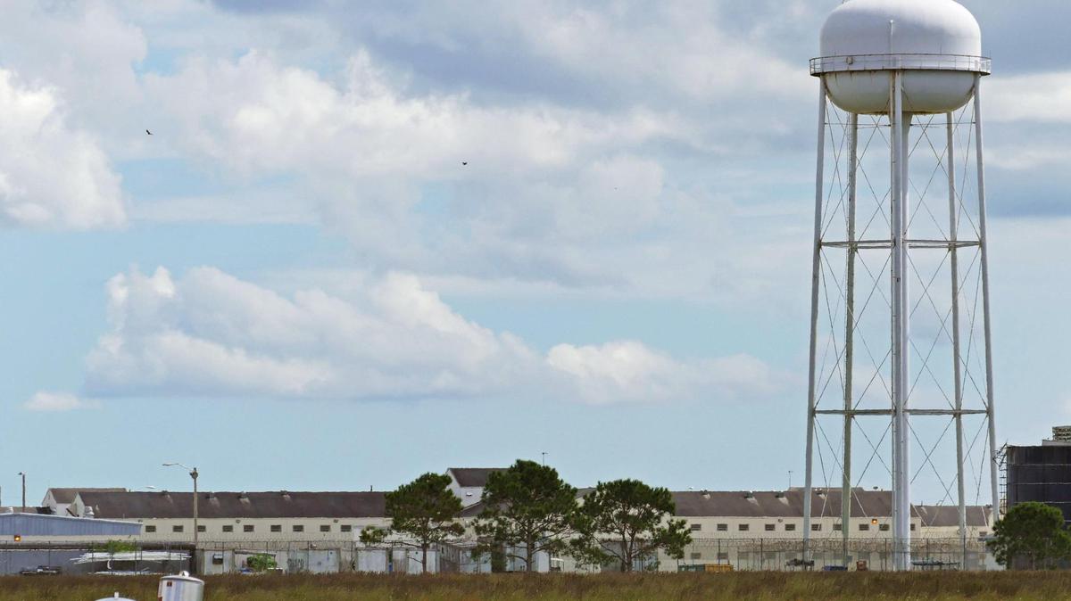 Detained Florida youths rioted. The staff was accused of abuse. Then, pizza for everyone