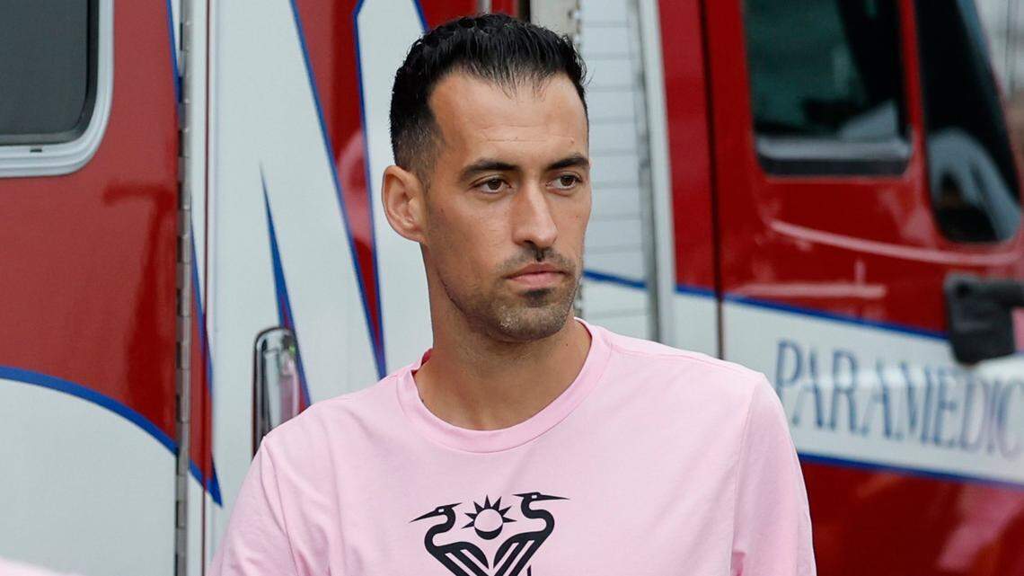 Inter Miami midfielder Sergio Busquets (5) arrives at DRV PNK Stadium before his team plays against Orlando City in a Leagues Cup Round of 32 on Wednesday, August 2, 2023, in Fort Lauderdale, Fla.