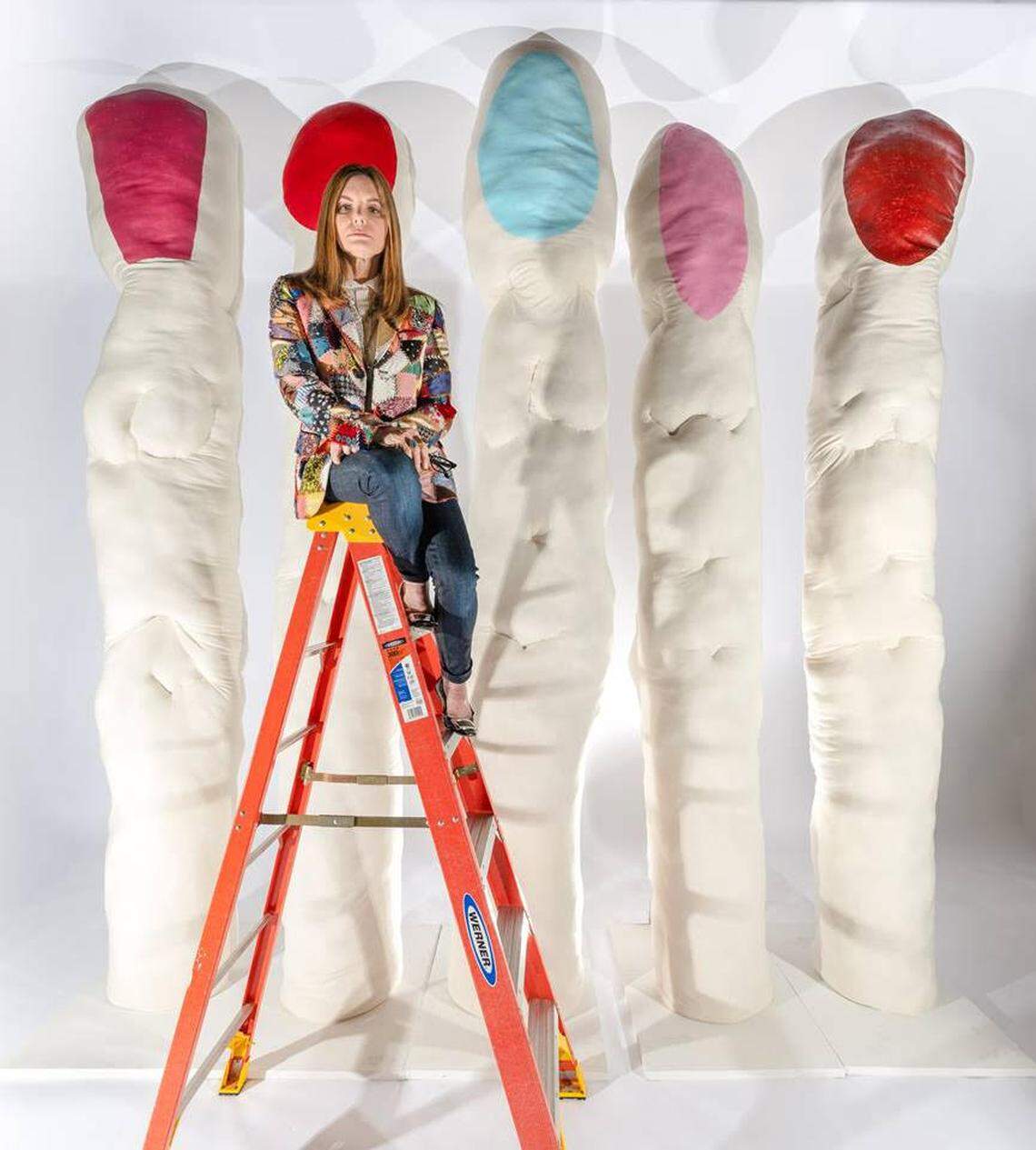 Suzy Kellems Dominik returns to Nautilus South Beach with her latest piece INVISIBLE, part of her ongoing examination of the female form.