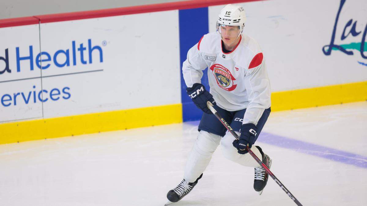 Florida Panthers center Anton Lundell (15) moves the puck during practice at Baptist Health IcePlex in Fort Lauderdale, Florida, Sunday, September 28, 2025.
