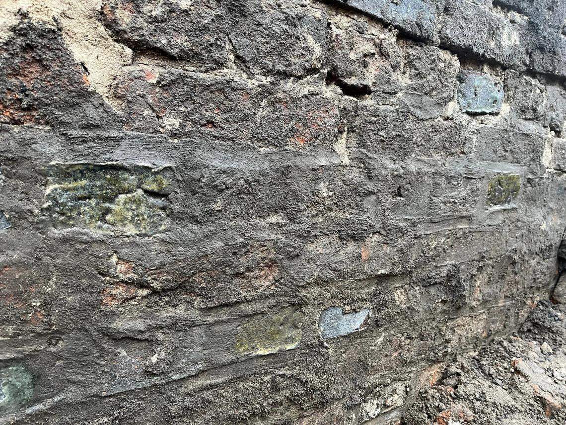Parts of the wall were sealed with green glaze, which was used to repair damage from shellings, archaeologists said.