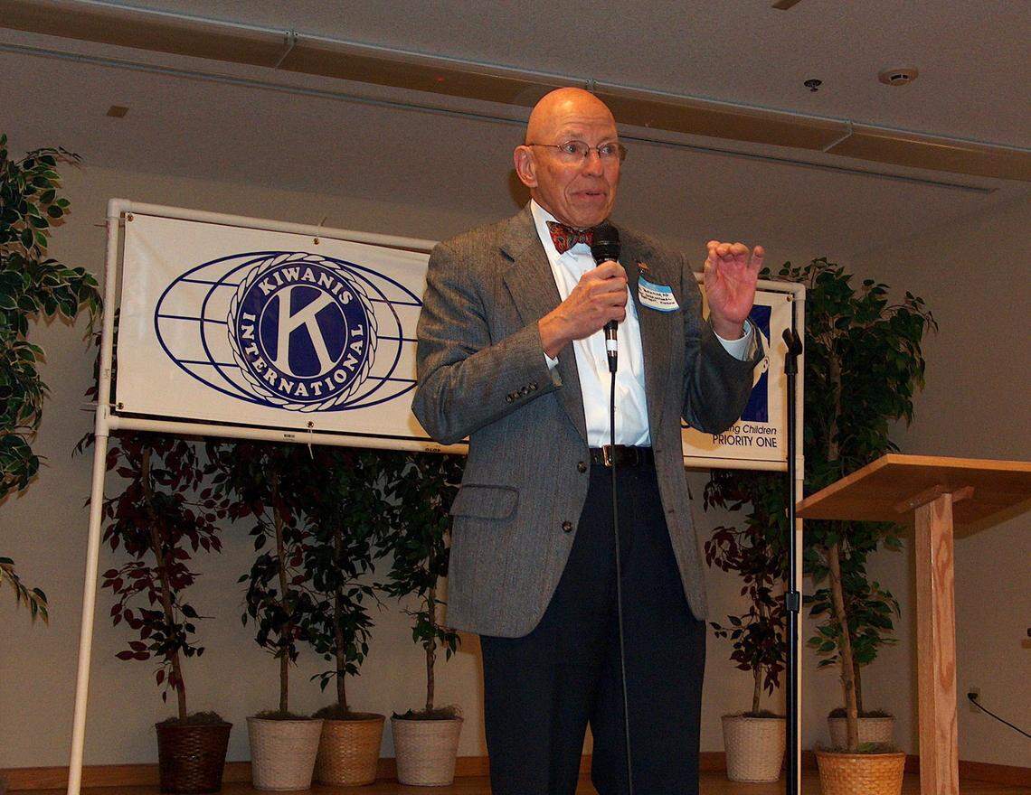 Miami’s Dr. Wil Blechman speaking to a group of Kiwanis members at a district conference in 2013 on the importance of early childhood development.