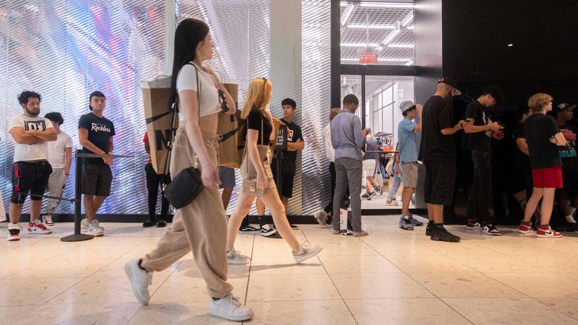 Is your mall open on Christmas weekend? Hours for Aventura, Dadeland, Sawgrass Mills