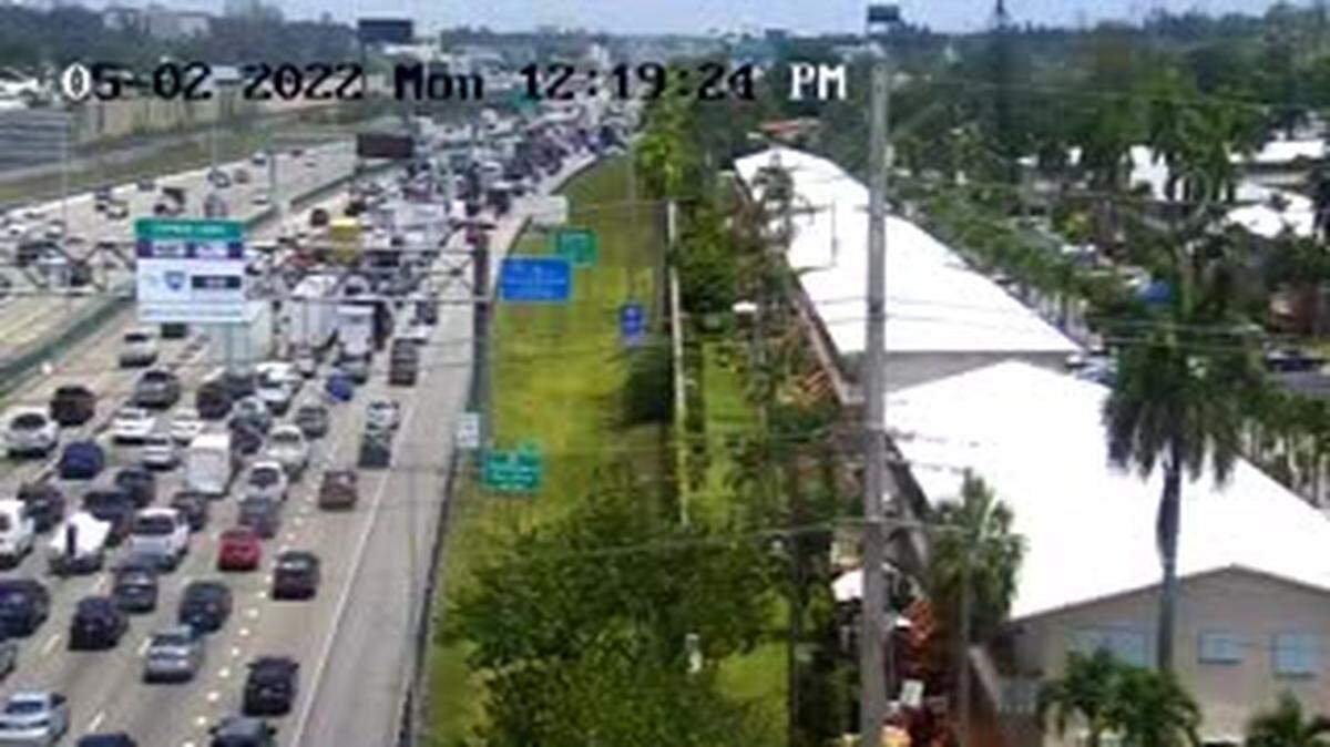 Interstate 95 northbound traffic at Northeast 215th Street in Miami-Dade 90 minutes after the SUV and tractor-trailer crash.