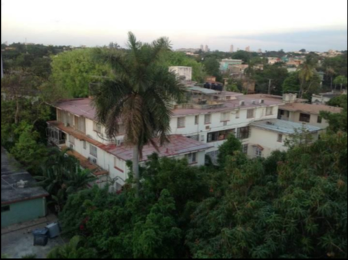 Diplomáticos estadounidenses vivían en un ático de este edificio en La Habana confiscado sin compensación a la familia de Javier García-Bengochea.