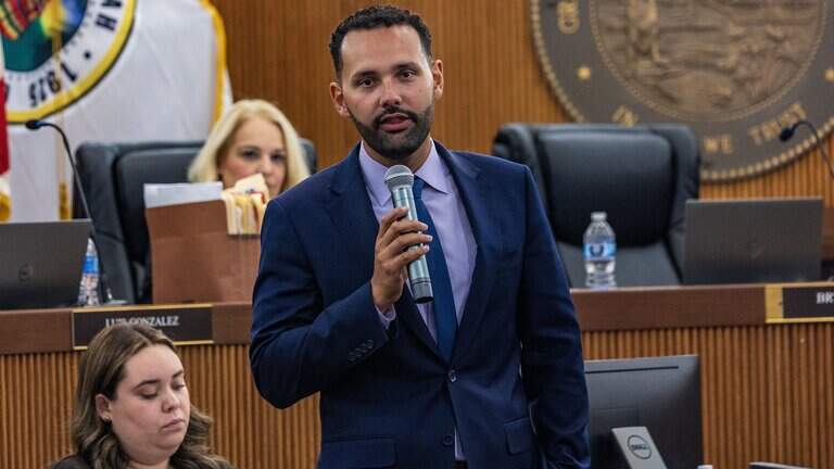Hialeah promete facturas de agua más bajas para algunos residentes y negocios. ¿Quién lo pagará?