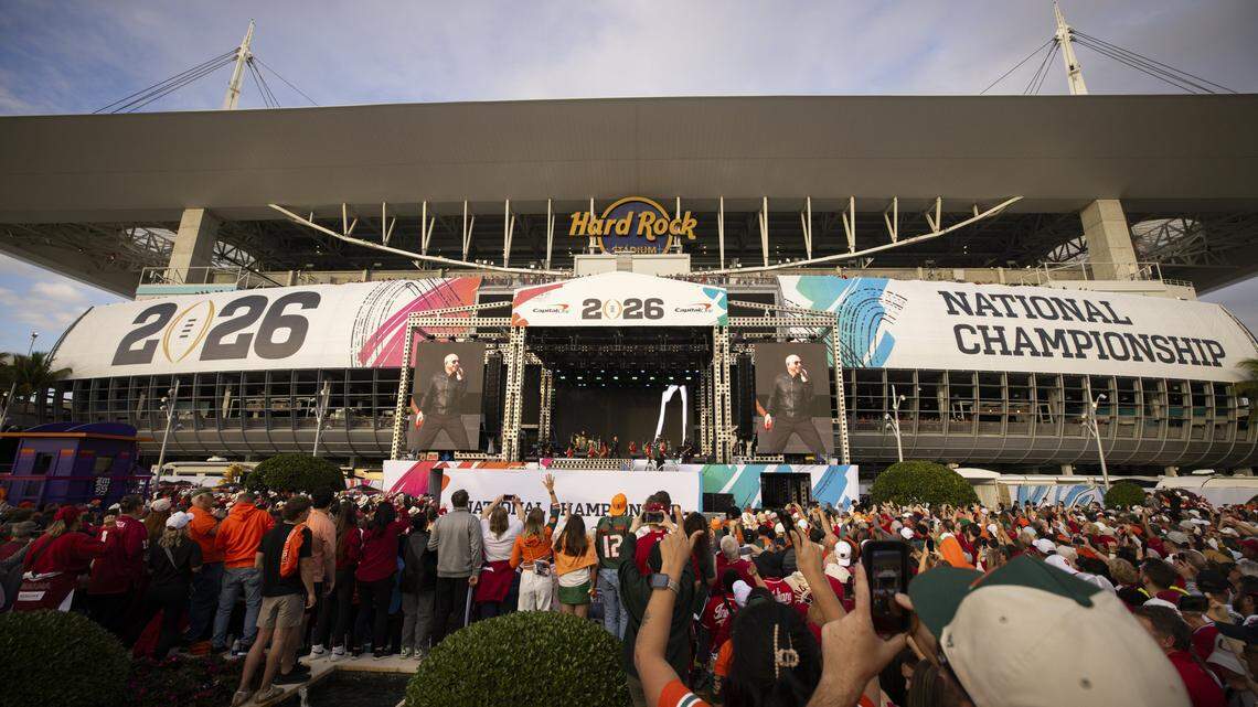 Who is the billionaire who paid $125 million for a piece of the Dolphins?