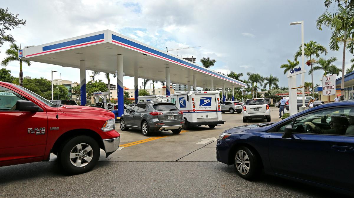 Cars line up for gasoline at Marathon gas station located at 21005 Biscayne Boulevard on Friday, August 30, 2019 in Aventura as they prepare for Hurricane Dorian.