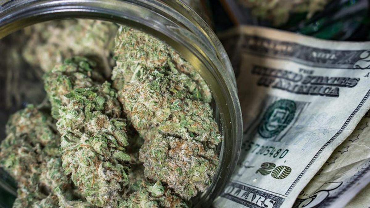 Some banks will not do business with businesses in the legal marijuana industry, going so far as to closing their accounts.