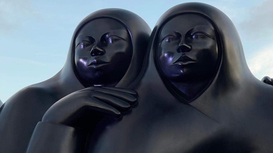 “Pareja” by master sculptor Jorge Jiménez Deredia is on display at Maurice A. Ferré Park for “A Bridge of Light,” a free outdoor exhibition.