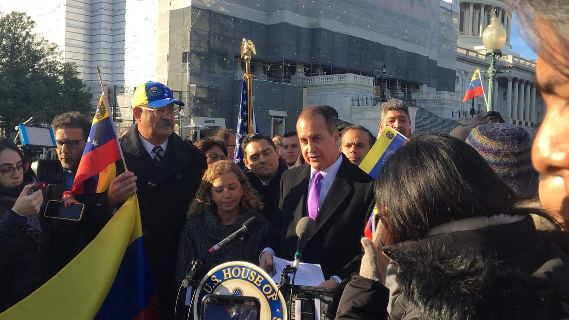 Wasserman Schultz shoved at Venezuelan Democracy Caucus launch event