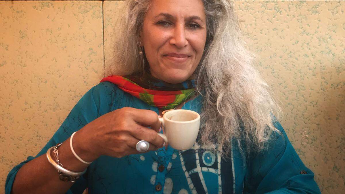 Miami Visual Artist Lisa Remeny is one of the mentors in the Creative Minds Mentorship program of the Woman’s Club of Coconut Grove, which is working with local students to develop their creative interests.