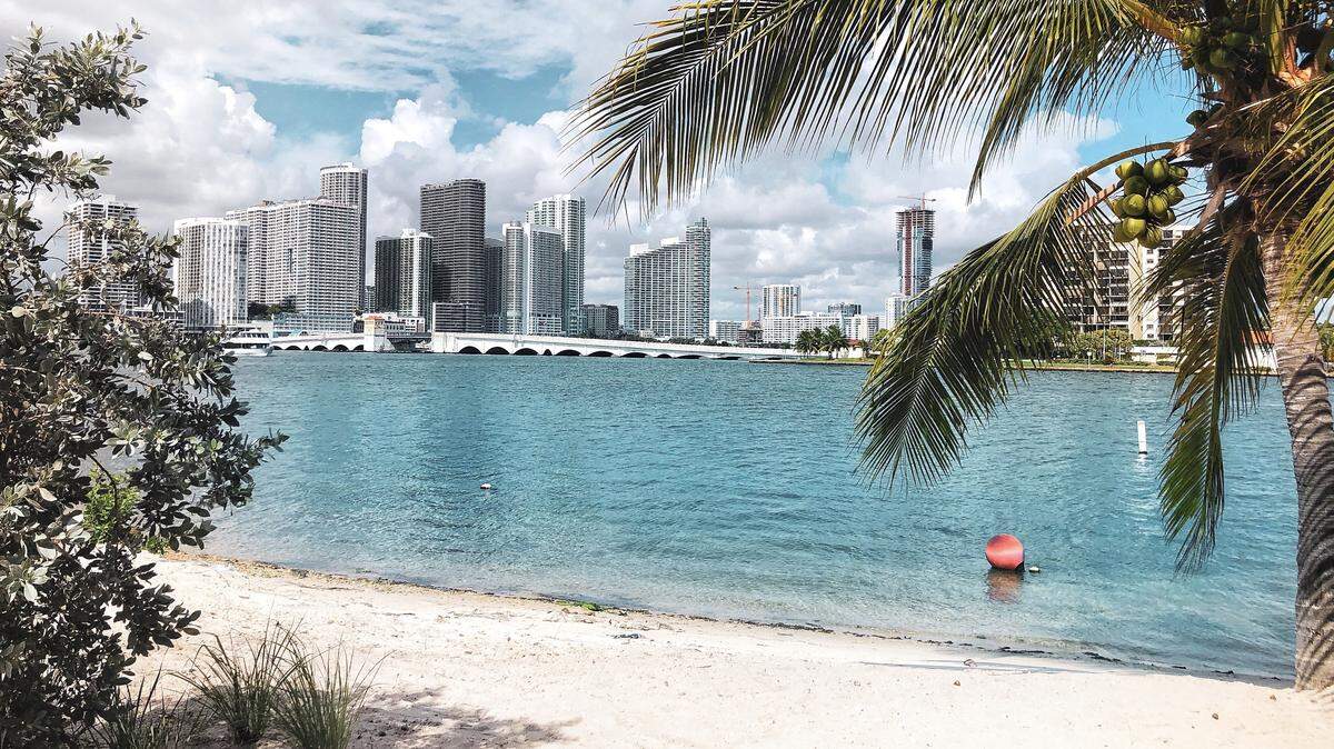 Joia Beach will be a new restaurant and beach club on Watson Island, making use of Miami’s richest resources: sand, sun and waterfront views.