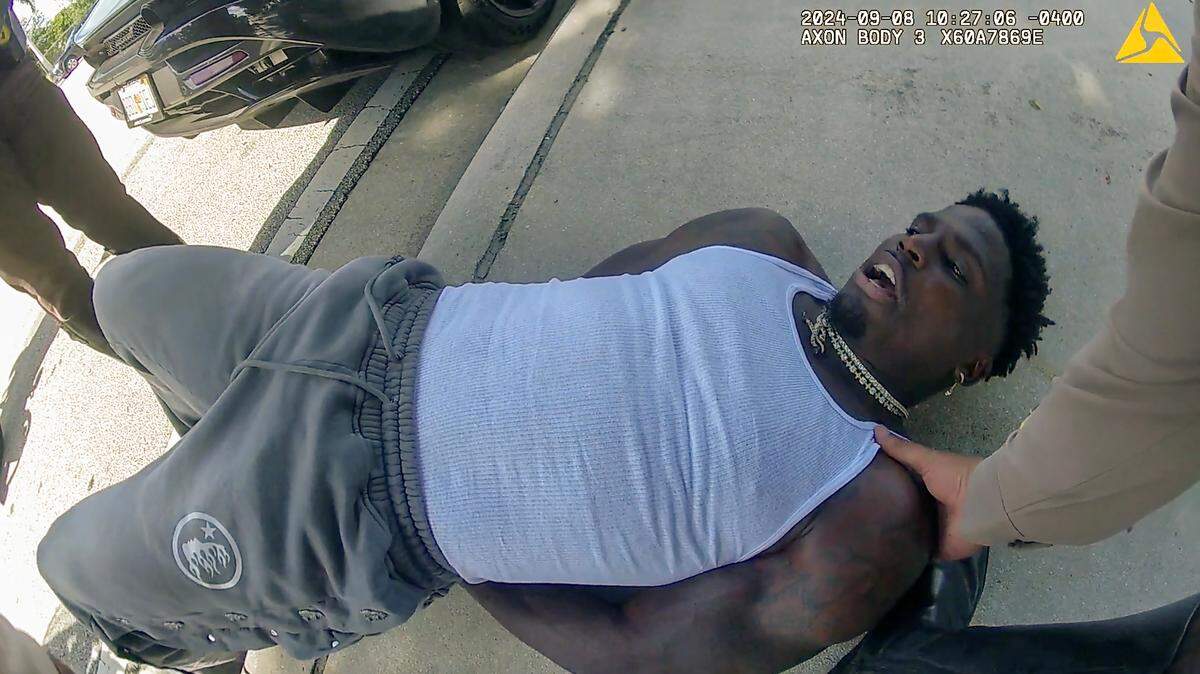 Miami-Dade cops release body-cam footage after Tyreek Hill cuffed before game. Take a look