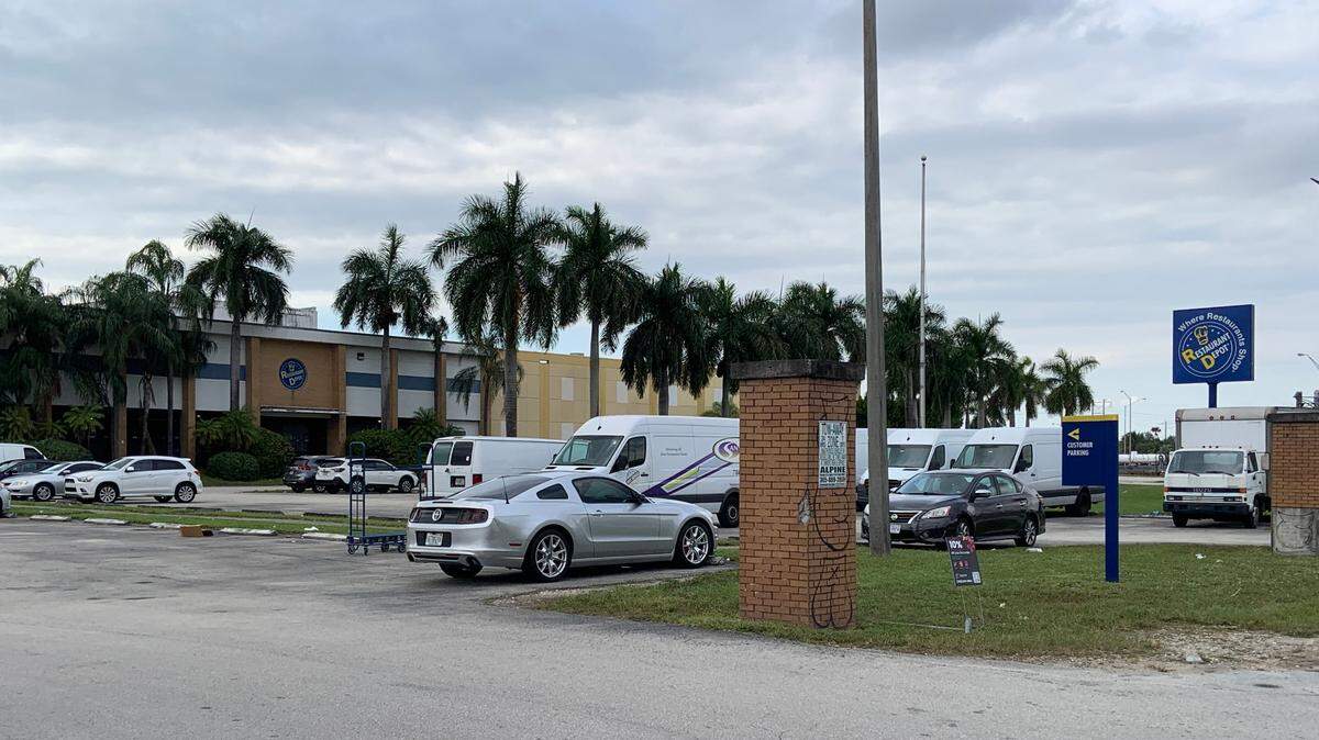 Rodent poop and bird excreta at this Restaurant Depot in Medley caused a state inspector to order tons of salt and sugar to be trashed.