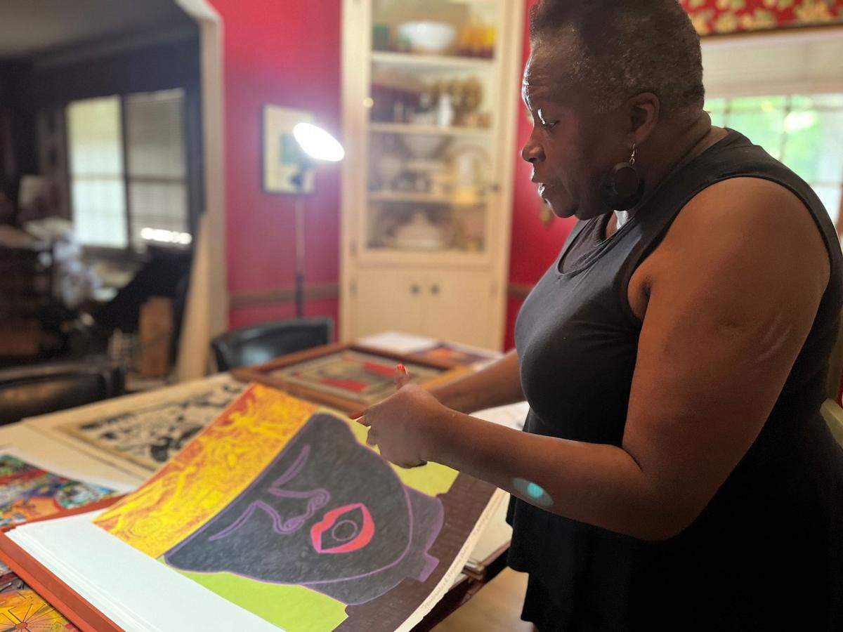 Portrait of Kabuya Pamela Bowens-Saffo in her studio.