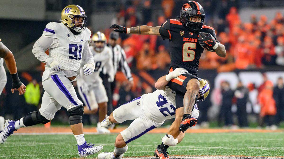 Nov 18, 2023; Corvallis, Oregon, USA; Oregon State Beavers running back Damien Martinez (6) runs the ball during the third quarter against the Washington Huskies at Reser Stadium.