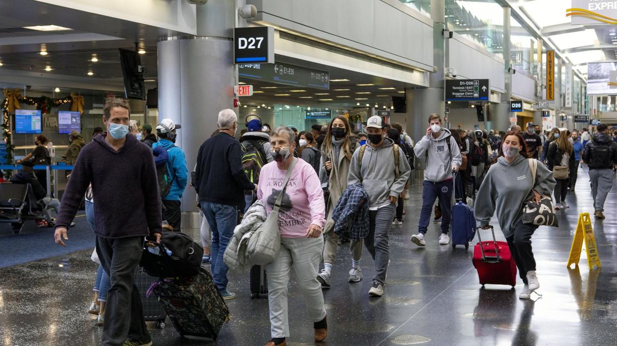 Los aeropuertos Internacionales de Miami e Internacional de Fort Lauderdale-Hollywood enfrentan problemas de personal en las aerolíneas y las inclemencias del tiempo, lo que probablemente dificultará la llegada de muchos viajeros en verano.