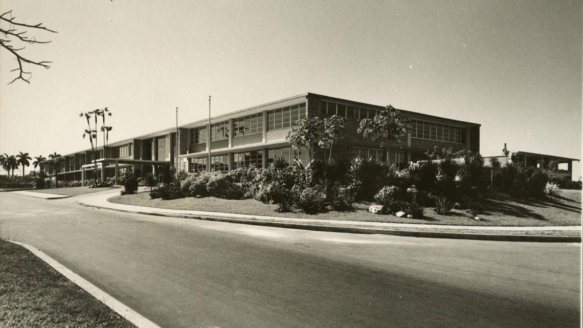 Alumni of the Ruston Academy in Cuba will hold a reunion in Miami.