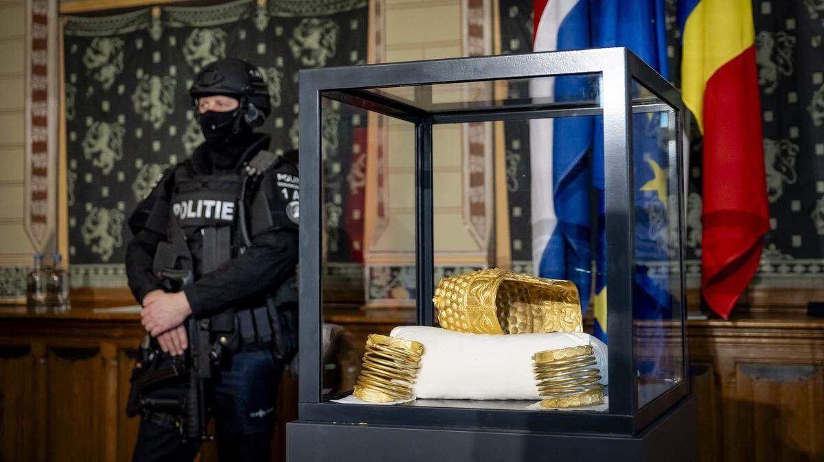 golden helmet of cotofenesti drents museum