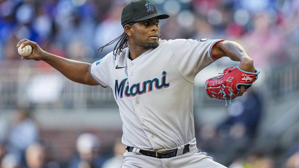 Miami Marlins starting pitcher Edward Cabrera (27) pitches against the Atlanta Braves during the first inning at Truist Park on Monday, April 24, 2023.