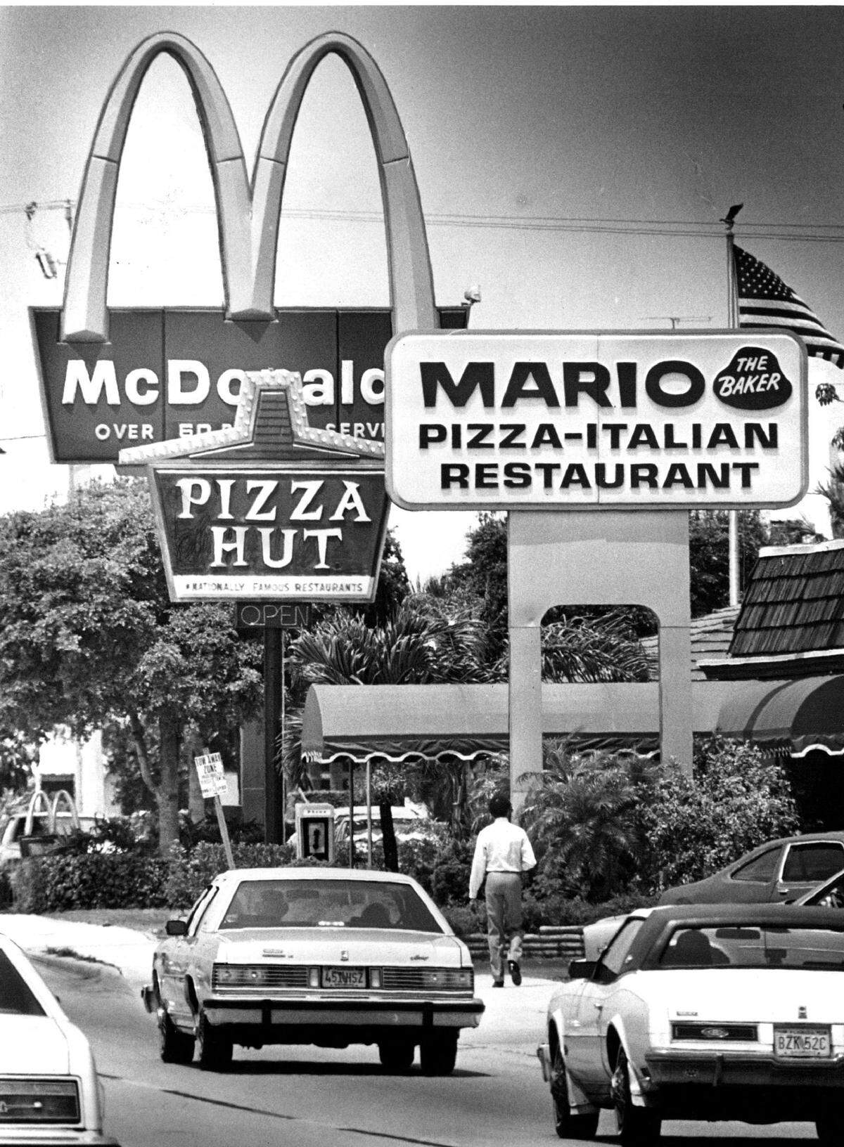 Dining choices along University Drive south of Sunset Strip in 1987.