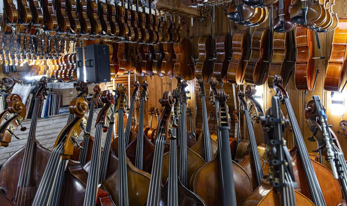 Miami String Haus: El Portal’s hidden instrument shop | Miami Herald