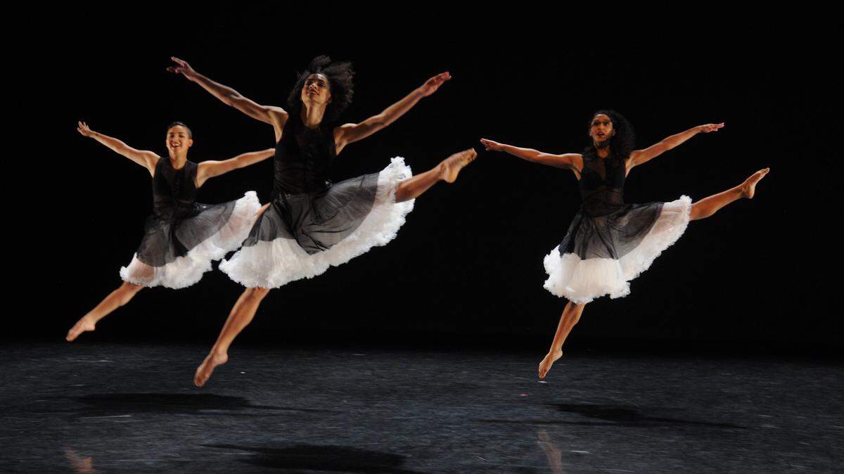 New World School of the Arts dancers (from left) Sashalie Rios, Deja Darbonne and Sydney Rabin will be seen performing ‘Nube Blanco,’ by choreographer Annabelle Lopez Ochoa, as part of the Daniel Lewis Dance Sampler. 
