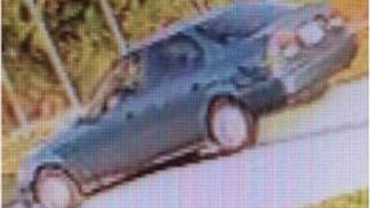 Sunrise police say a man in this Honda Civic tried to get three girls into the car with him.
