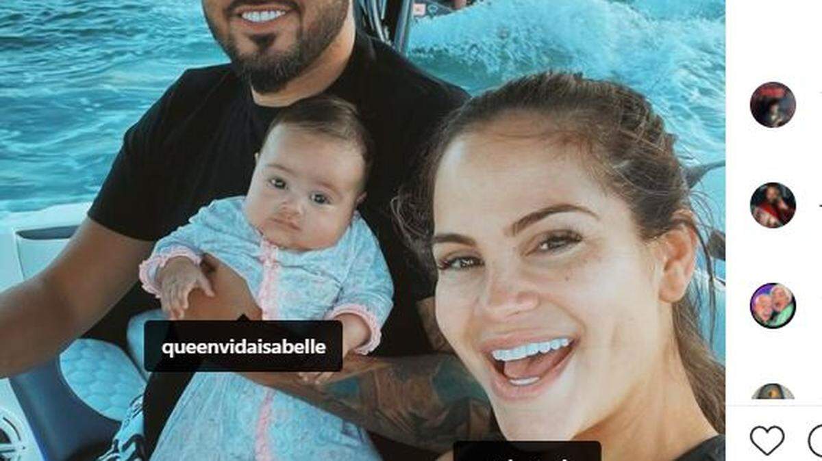 Natti Natasha with husband Raphy Pina and daughter Vida Isabelle