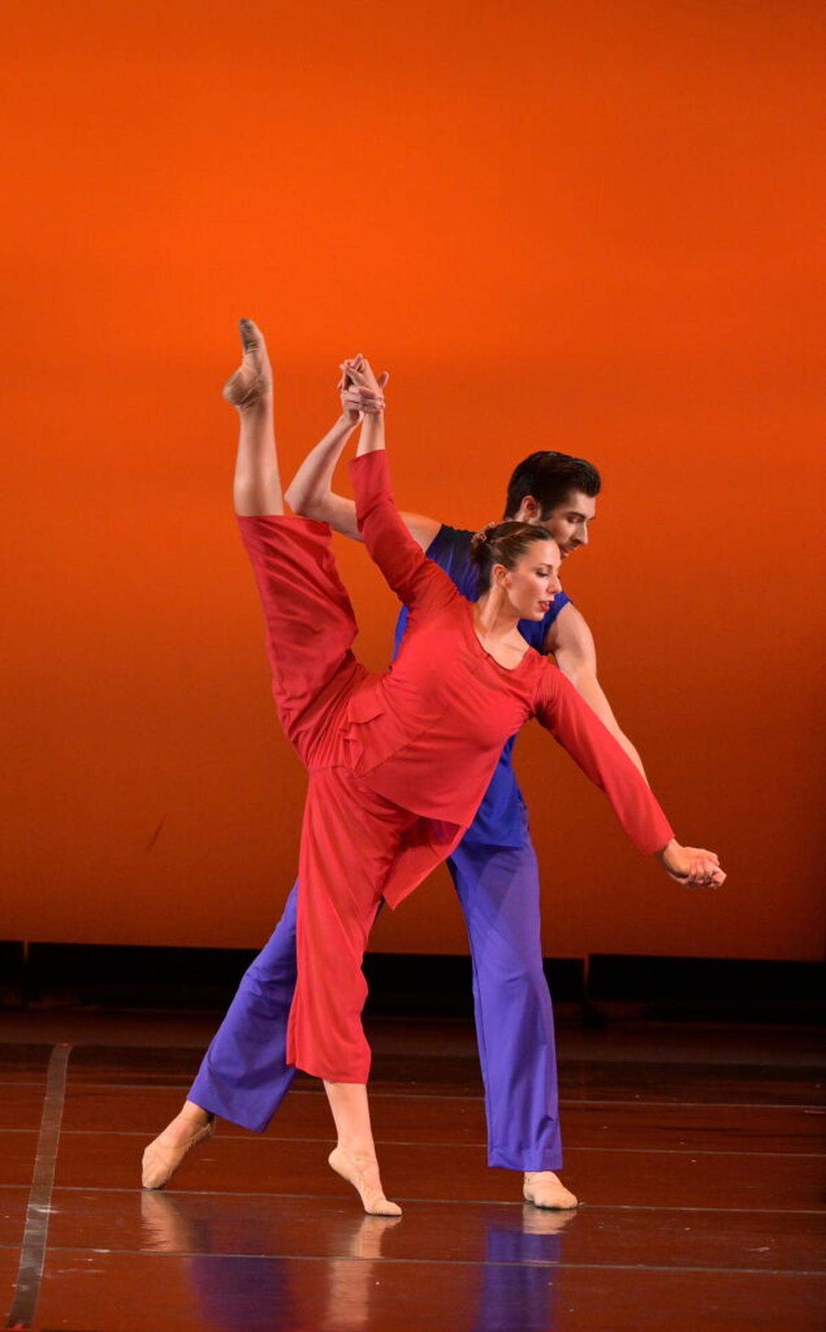 Dance NOW! Miami performers Julia Faris and Austin Duclos perform “Clara,” choreographed by Hannah Baumgarten and Diego Salterini.