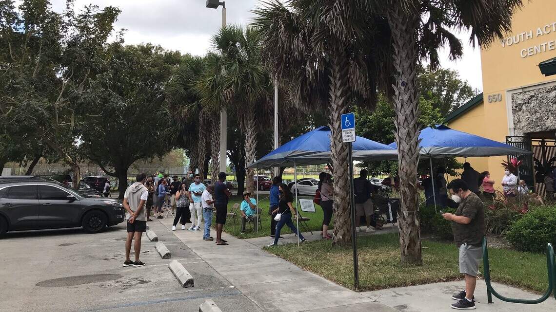Golpe de suerte: Cualquier residente mayor de edad recibió la vacuna en este sitio de Miami-Dade